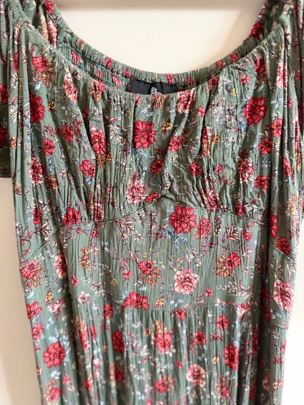 Angie Green Floral Puff-Sleeve Maxi Dress - Picture 4 of 11